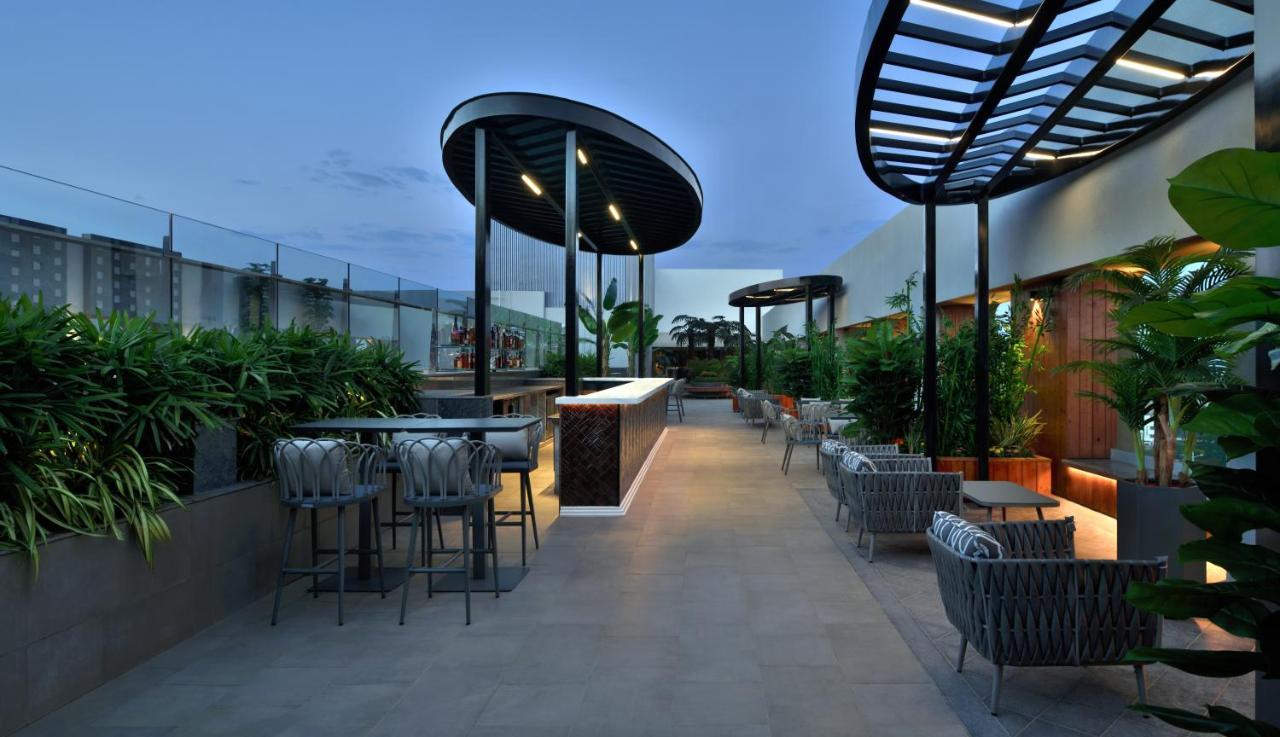 Courtyard By Marriott Nashik Hotell Eksteriør bilde