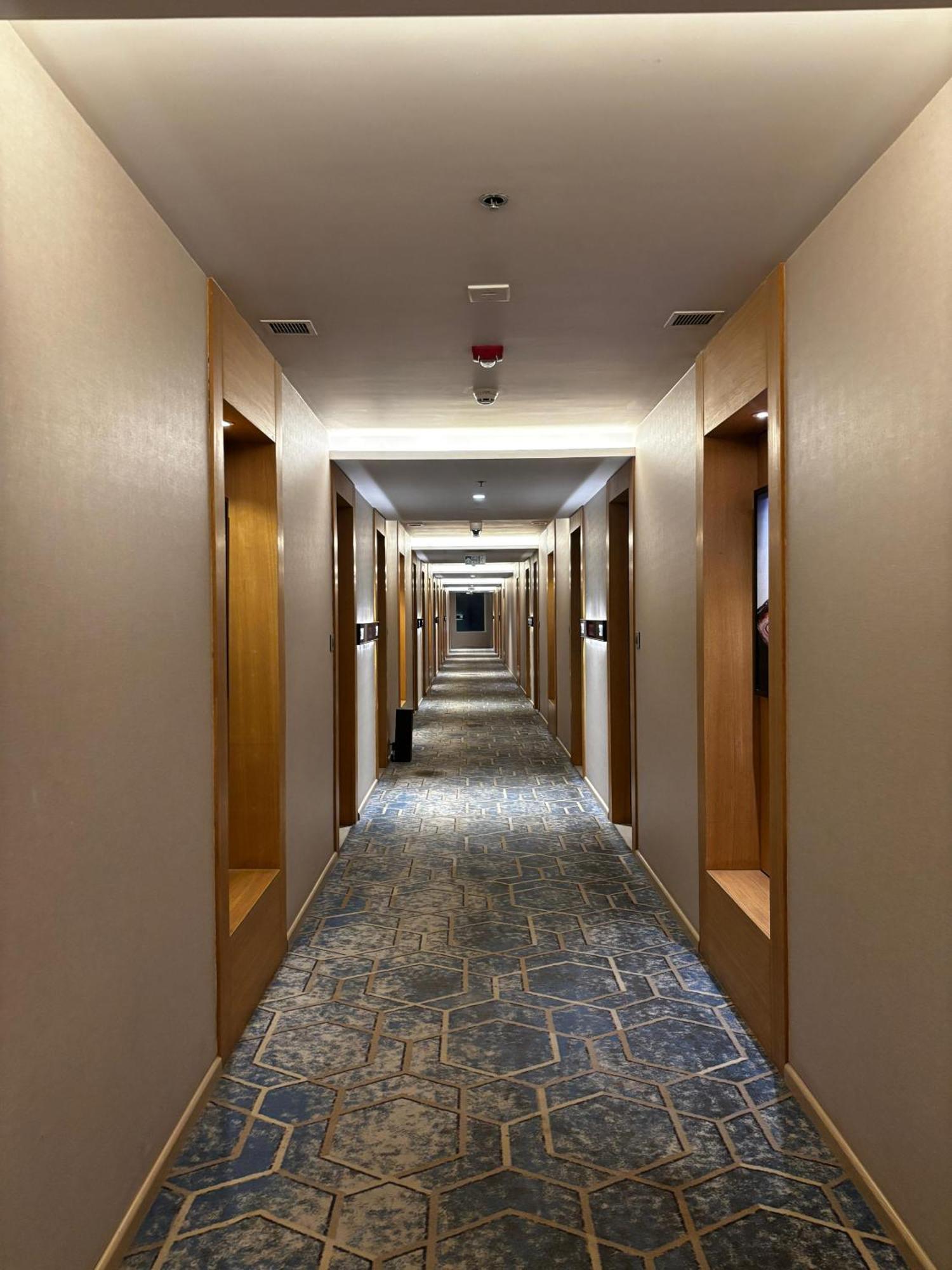 Courtyard By Marriott Nashik Hotell Eksteriør bilde