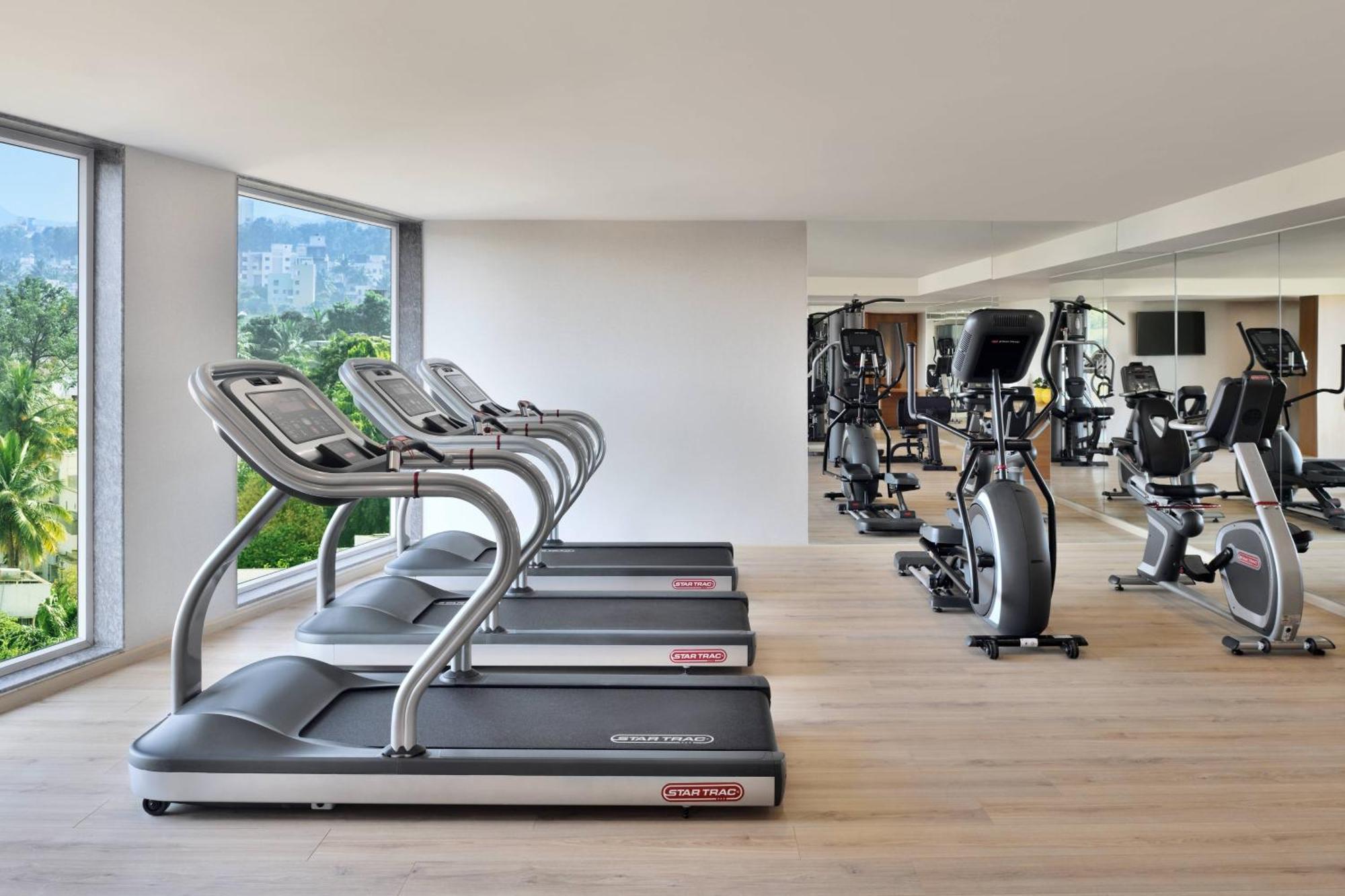 Courtyard By Marriott Nashik Hotell Eksteriør bilde