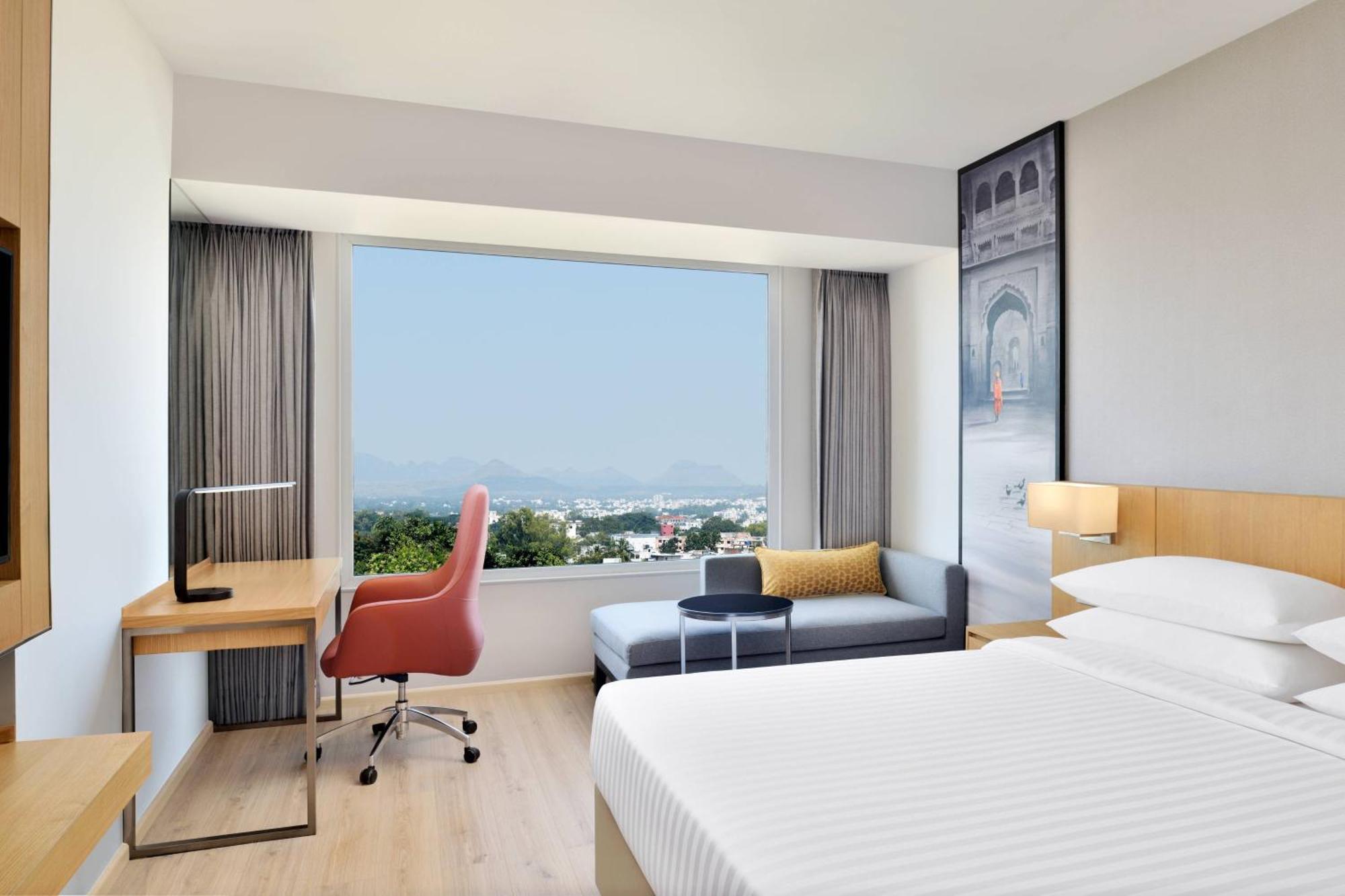 Courtyard By Marriott Nashik Hotell Eksteriør bilde