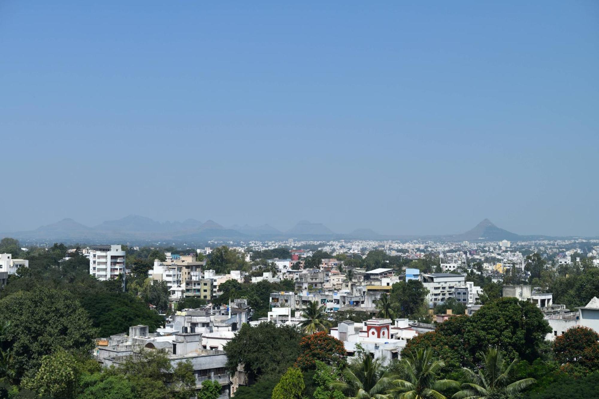 Courtyard By Marriott Nashik Hotell Eksteriør bilde
