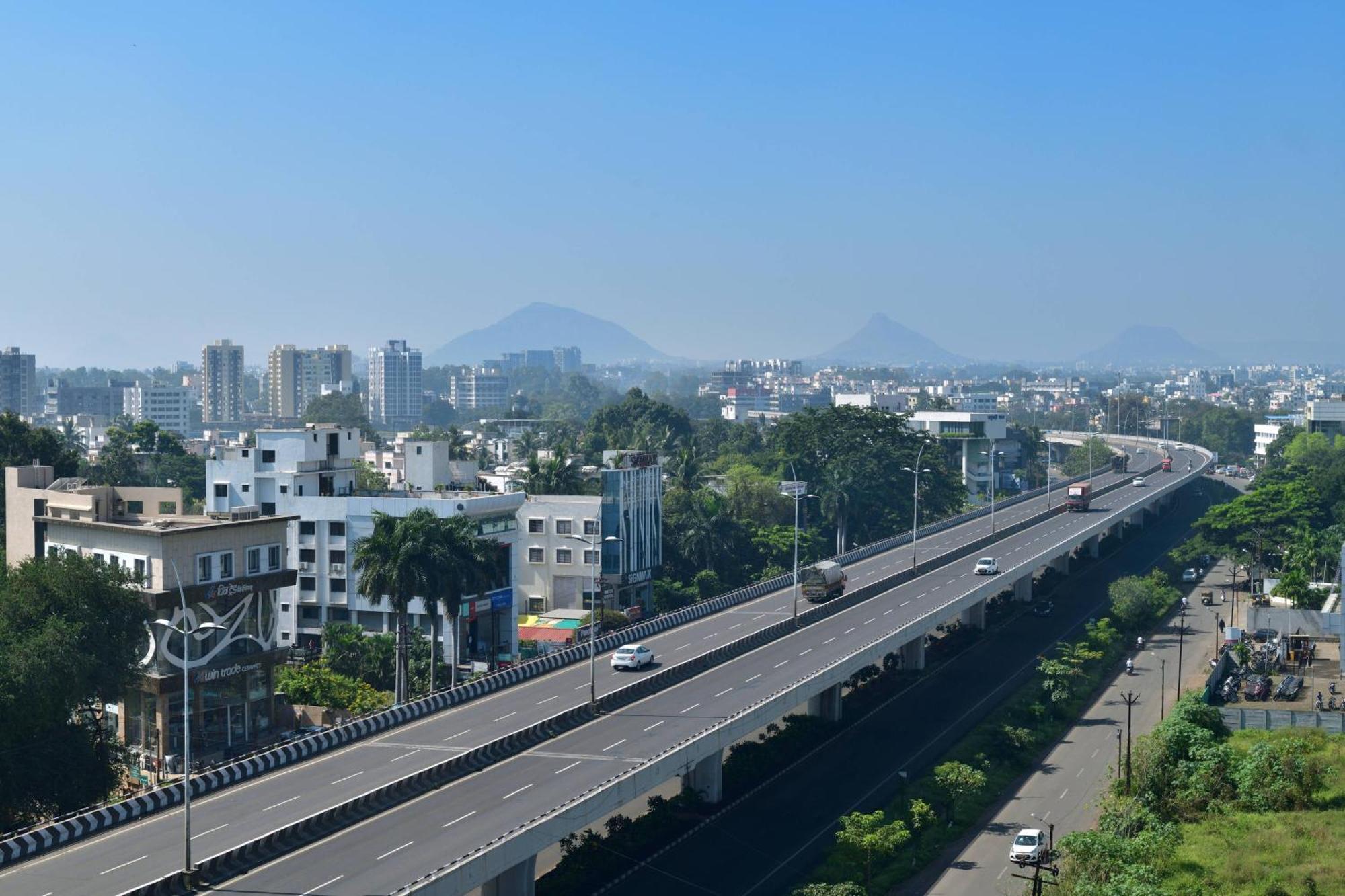 Courtyard By Marriott Nashik Hotell Eksteriør bilde